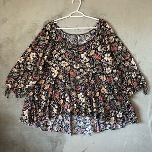 Cato Women Floral Blouse Size 14/16W Flare Round Neck Bohemian Cottage Raw Hem